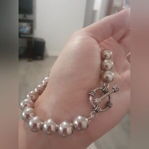 1 bracelete in white